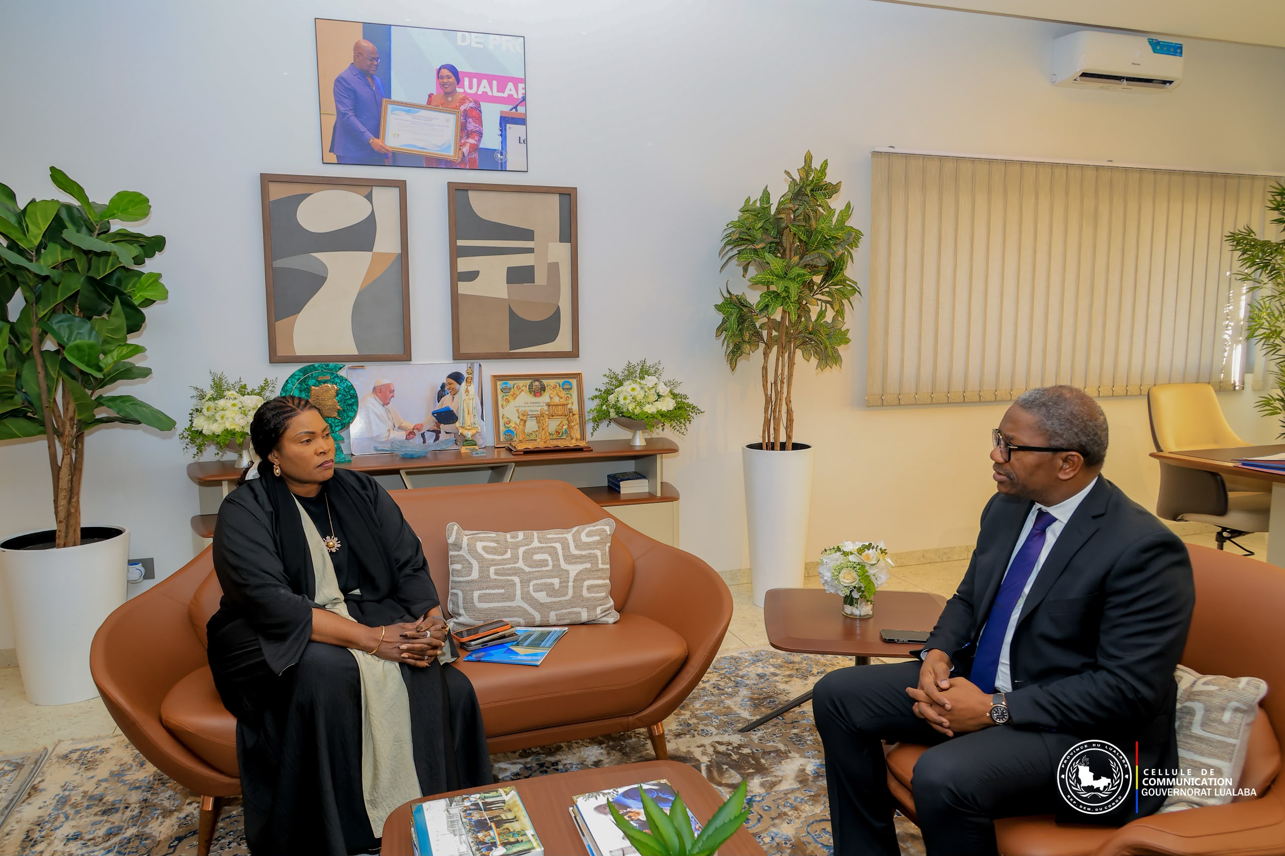 RDC/LUALABA : DES BÂTIMENTS MODERNISÉS POUR RENFORCER L’EFFICACITÉ DE LA DGDA,LE DG BERNARD MUSANGU EXPRIME SA GRATITUDE À LA GOUVERNEURE FIFI MASUKA SAÏNI