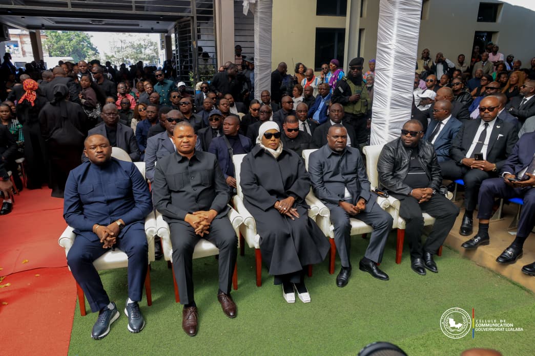 RDC – LUBUMBASHI / PAGE NOIRE,LA GOUVERNEURE MASUKA AUX OBSÈQUES DU NOTABLE JOSEPH MWEMBO