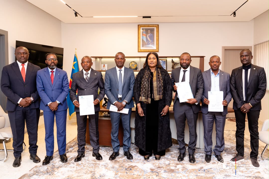 RDC – LUALABA / MINES,MASUKA REMET LES NOTIFICATIONS AUX MEMBRES DE LA COMMISSION PROVINCIALE DE SUIVI DE LA FORMALISATION ET DE LA PROFESSIONNALISATION DE L’ARTISANAT MINIER, AINSI QU’AUX MEMBRES DU RÉGIME D’ASSURANCE DES EXPLOITANTS MINIERS